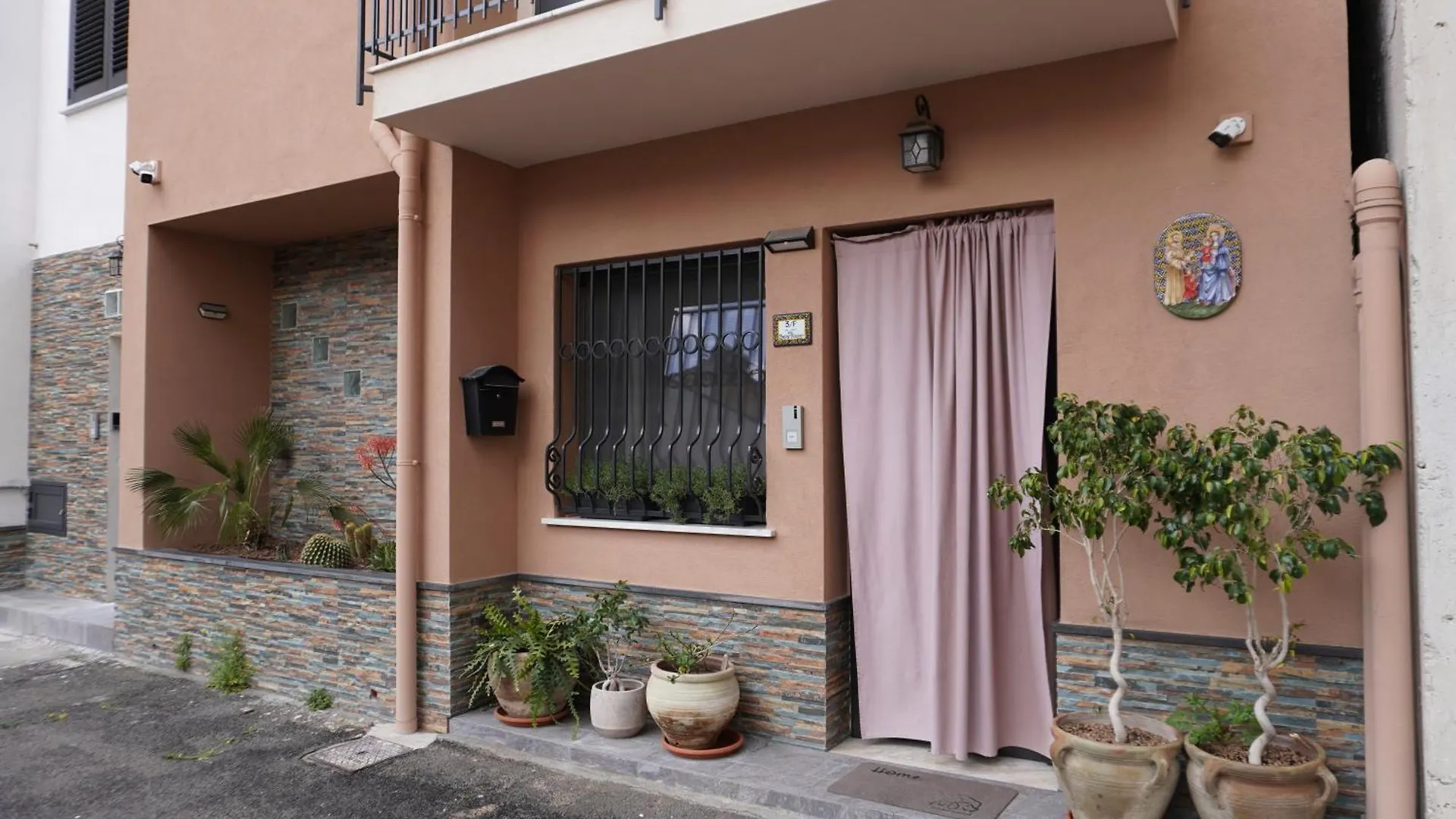 Maria'S Home Altavilla Milicia 0*,
